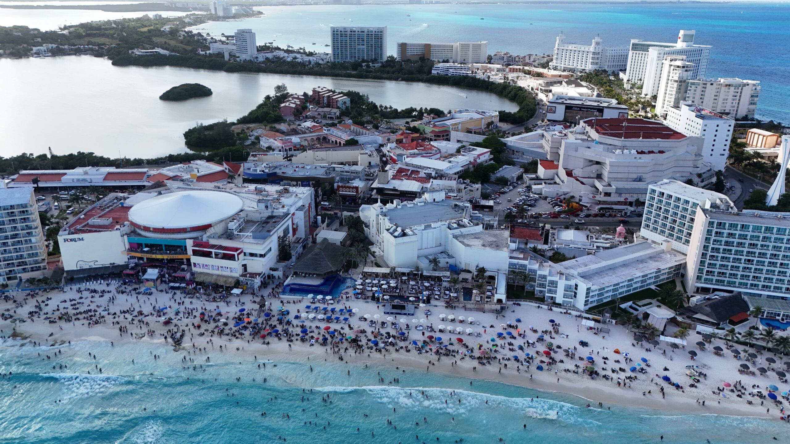 Esperan más de 1.2 millones de turistas en Quintana Roo